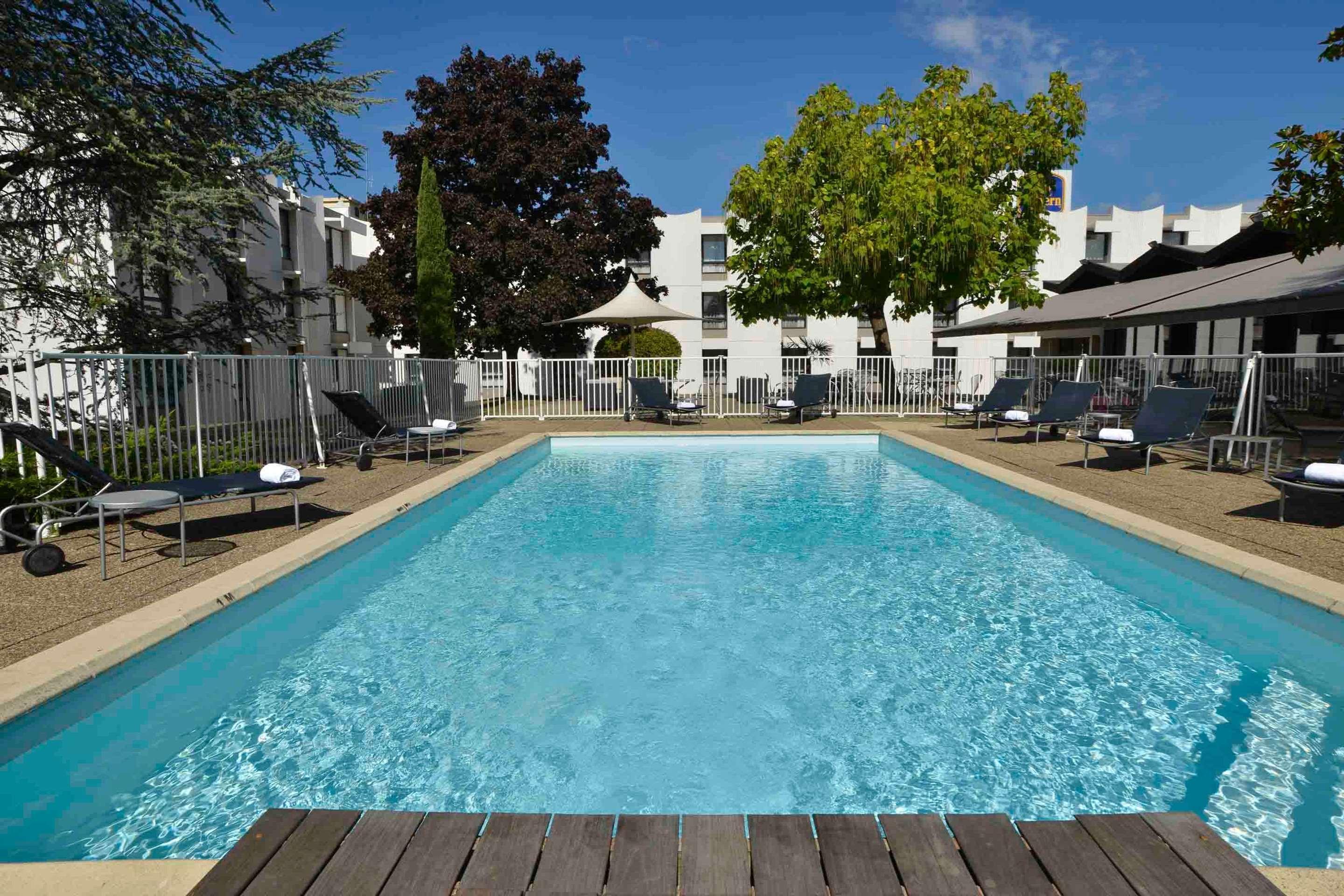 Best Western Porte Du Forez Андрезьё-Бутеон Экстерьер фото