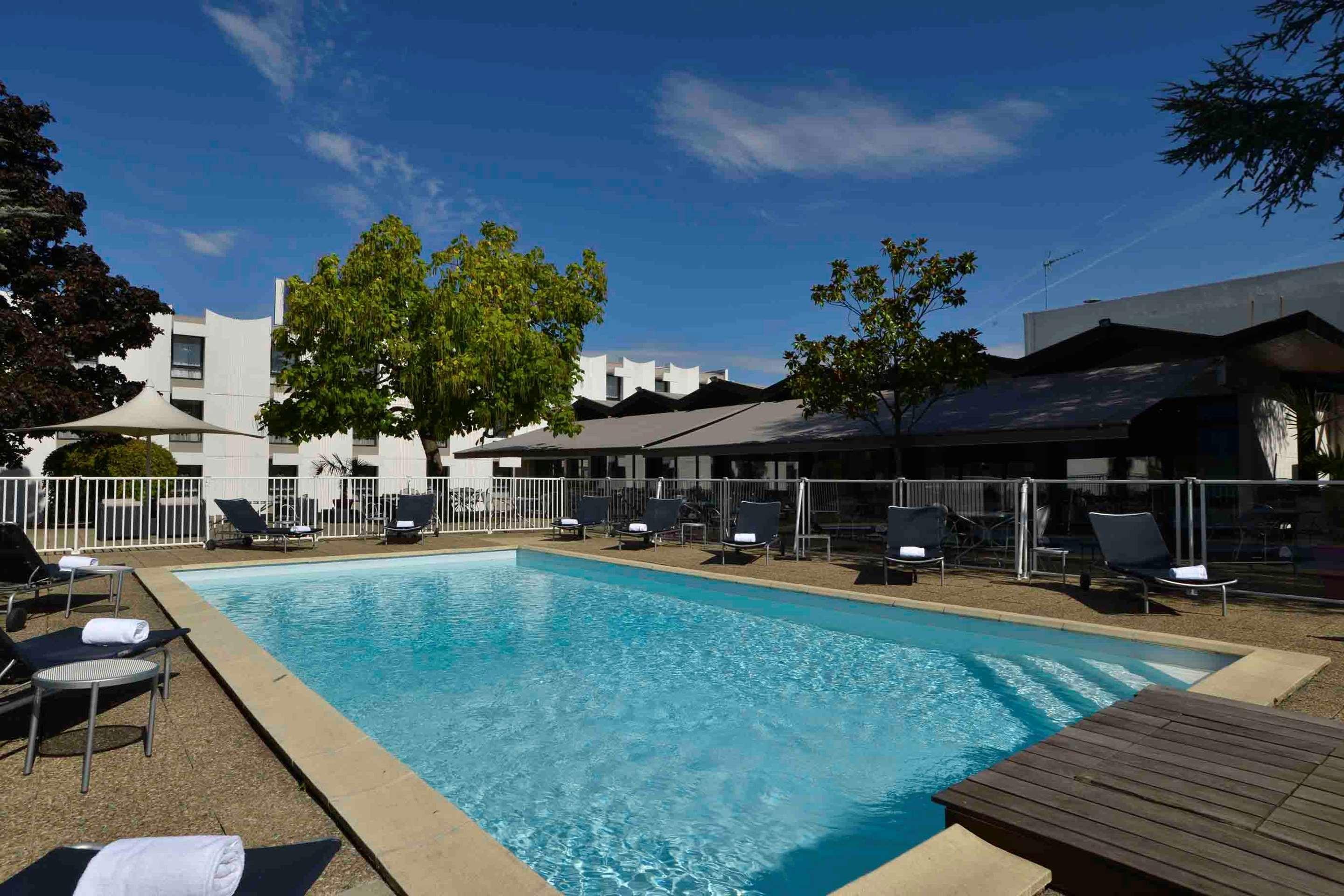 Best Western Porte Du Forez Андрезьё-Бутеон Экстерьер фото